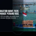 Foto udara sejumlah perahu hias berada di perairan Marina Togo, Kabupaten Wakatobi, Sulawesi Tenggara. Parade tersebut menjadi bagian dari Festival Wakatobi Wave 2026. ANTARA FOTO/Andry Denisah